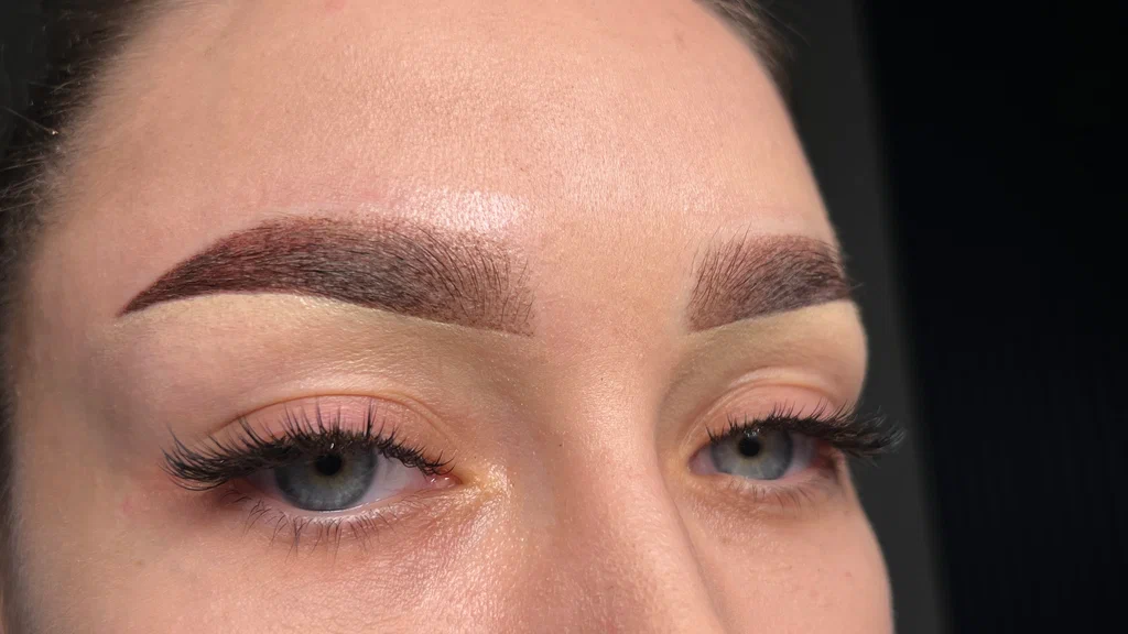 Татуаж бровей за полцены: стоит ли рисковать с новичком?