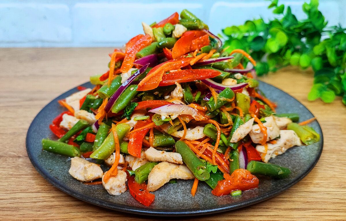 Необычный теплый салат «Метис», который украсит ваш стол