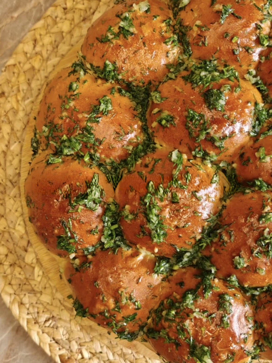 Пампушки с чесноком для аппетитного обеда