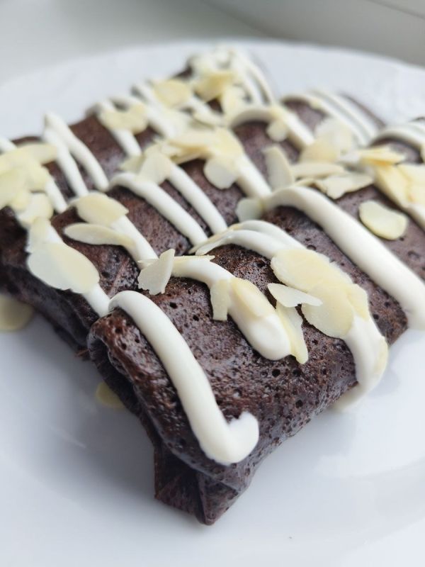 Шоколадные блины: как кот стал главным кулинаром утреннего завтрака