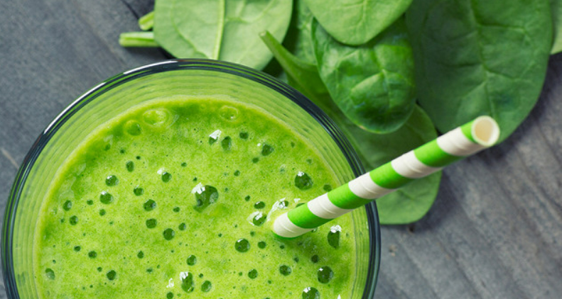 Почему свежевыжатые соки и смузи нужно пить сразу после приготовления?