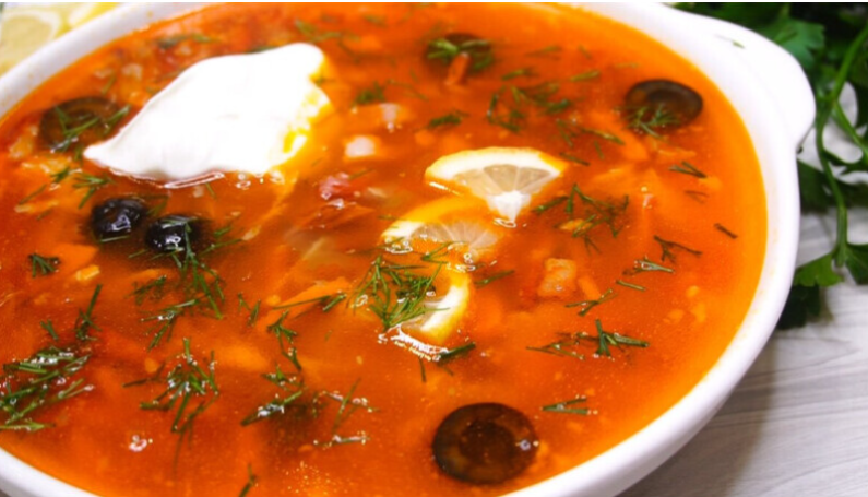 Солянка, которая завоевала сердца: новый взгляд на классический рецепт