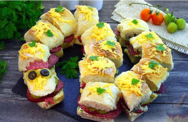Как удивить гостей экзотическими бутербродами: рецепты и идеи подачи
