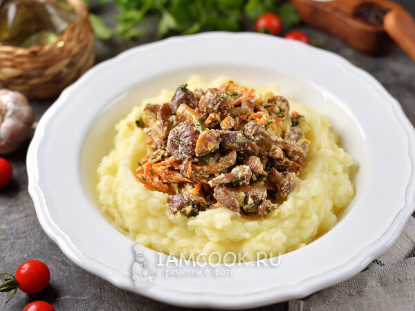 Вкуснейшие опята на картофельной подушке: быстро и просто!
