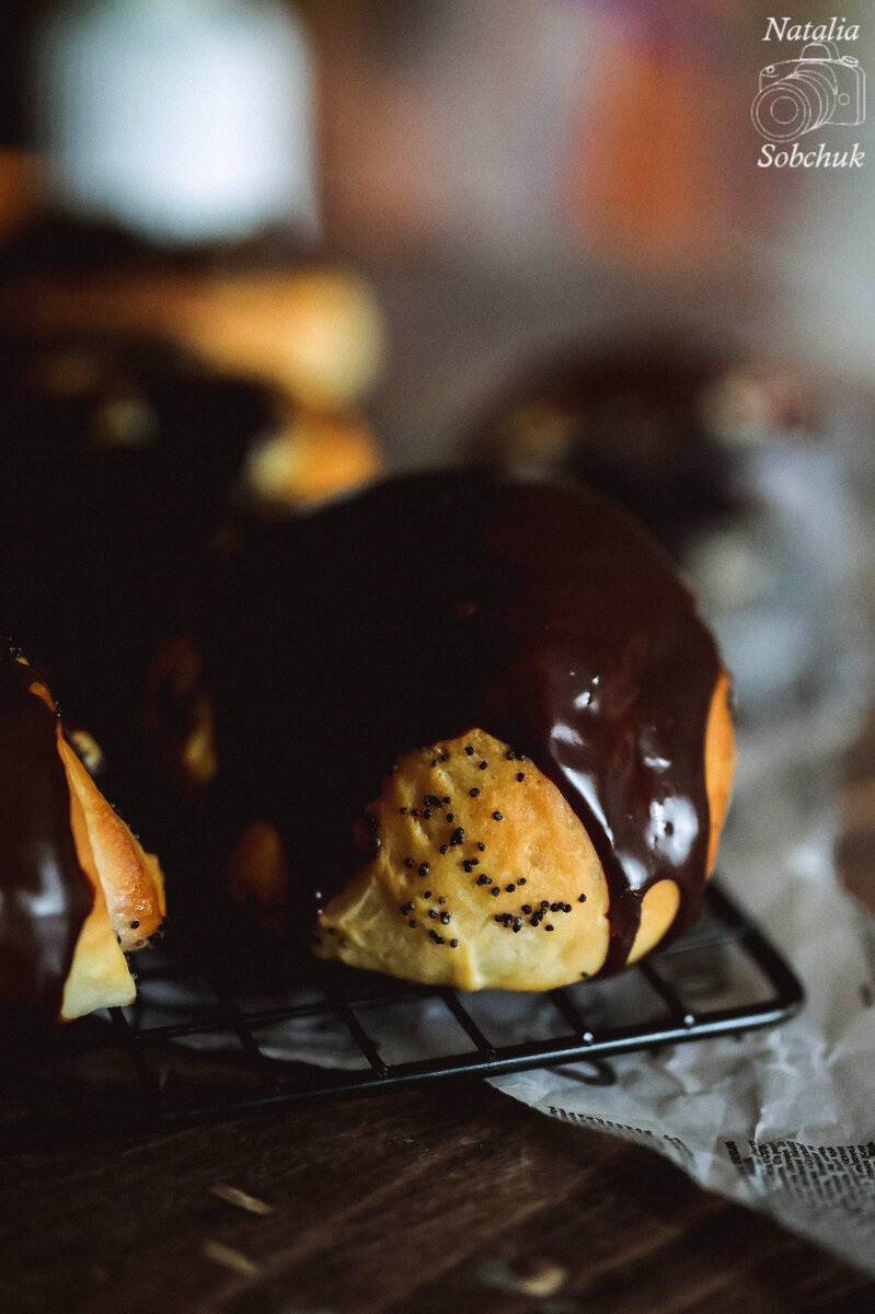 Булочки с маком и вишней: вкусное путешествие в мир домашней выпечки