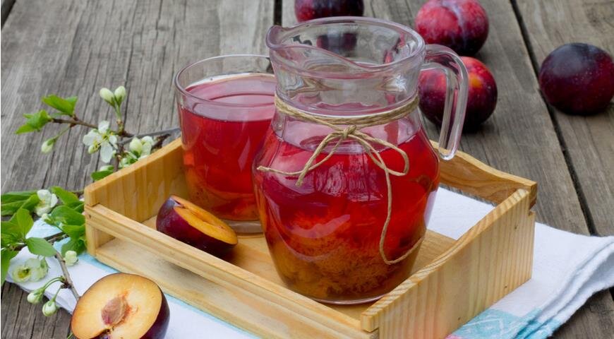 Вкусный компот по старинным рецептам: от яблок до слив