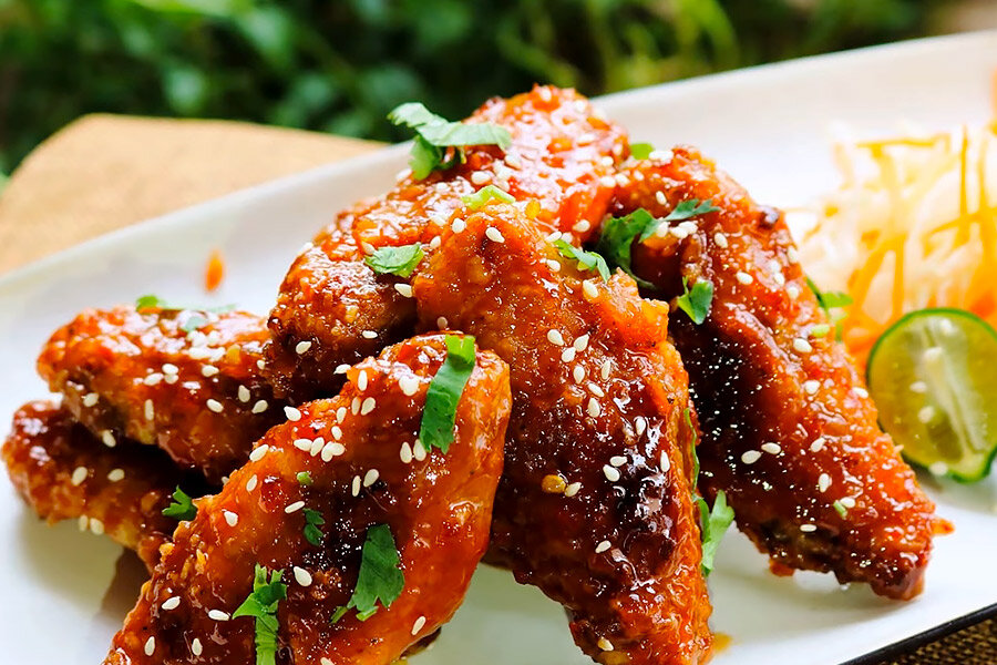 Хрустящие куриные крылышки с кисло-сладким соусом: вкуснее не бывает