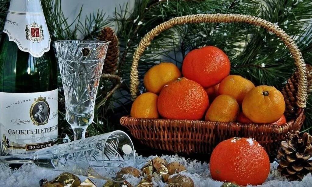 Шампанское и мандарины: Как два символа Нового года стали традицией