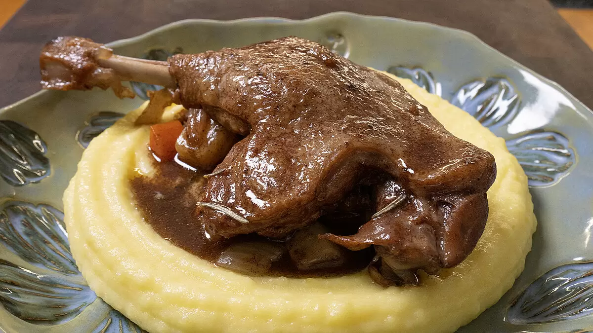 Утиные окорочка с овощами: просто, вкусно и стильно