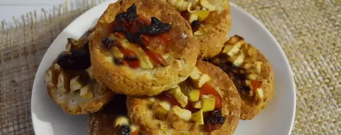 Творожные ватрушки с яблоками и сухофруктами — идеальный десерт для всей семьи