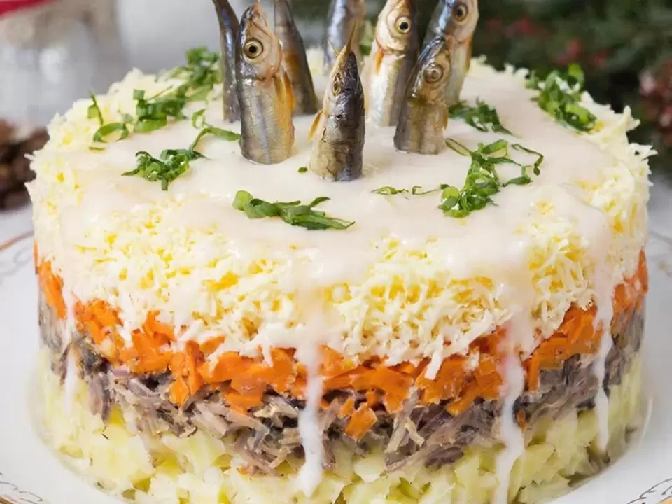 «Рыбки в пруду» на новогоднем столе — момент, который станет началом праздника