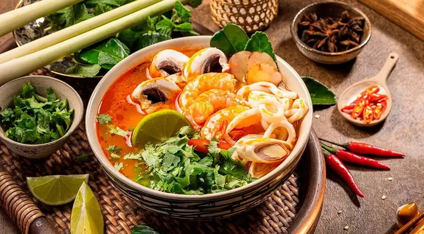 Том-ям: как насладиться тайским супом, сохраняя традиции