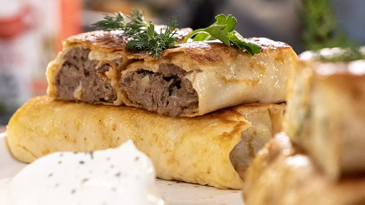 Вкусные блины с говяжьей начинкой на Масленицу