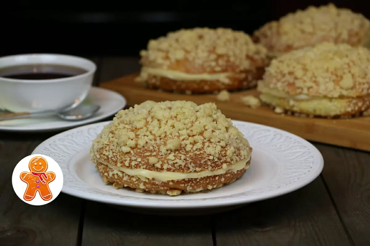 Нежные булочки с заварным кремом: как их приготовить