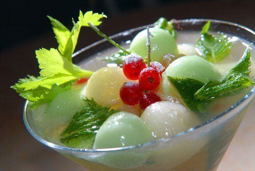 Летний вкус в тарелке: суп из дыни с мускатом