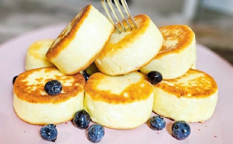 Пышные сырники без манки: как получить кафе?нужную нежность и румяную корочку