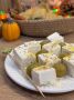 Легкая закуска с фетаксой и оливками для вашего стола