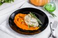 Тыквенное наслаждение: ароматное пюре с индейкой и хрустящими чесночными чипсами