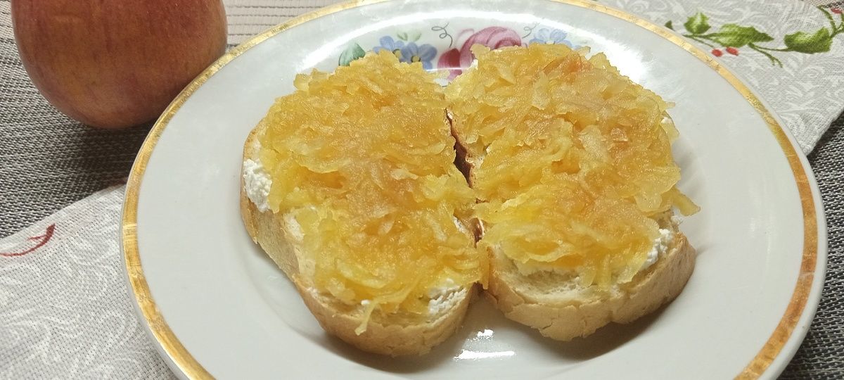 Невероятно вкусная сладкая намазка: творожный сыр и яблоки